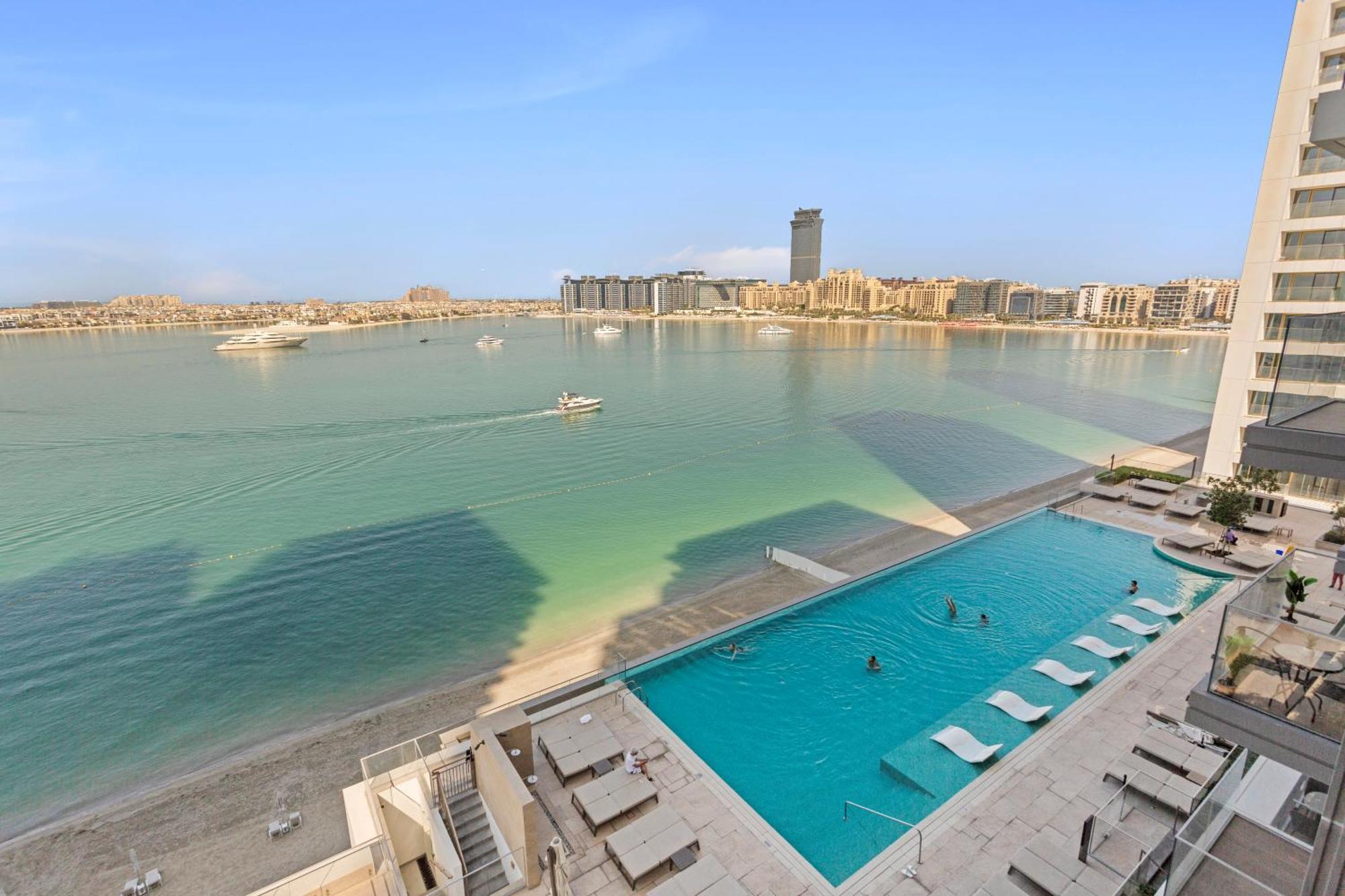 Your Beachfront Luxe Escape Experience - Suiteable Apartment *