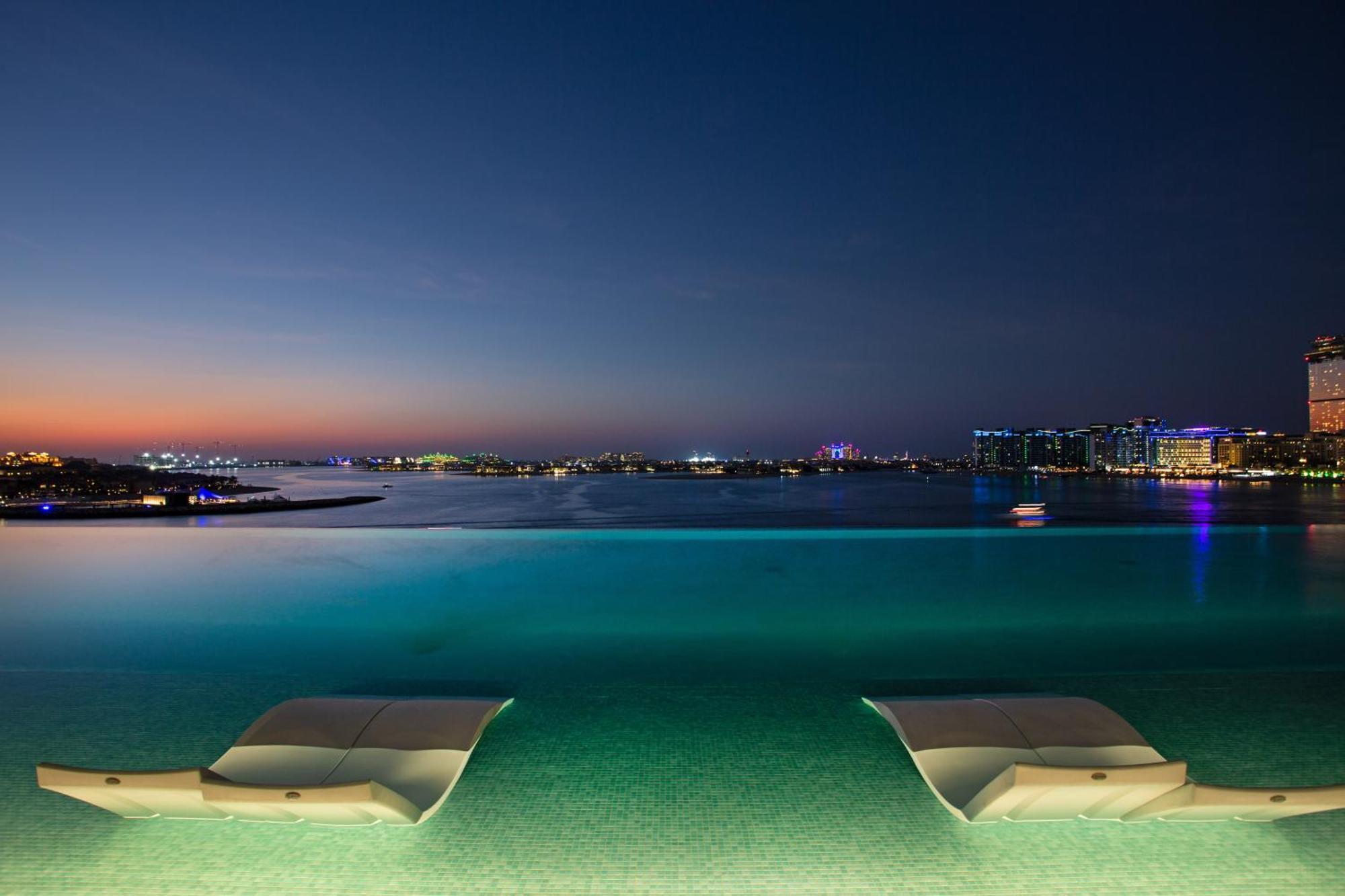 Your Beachfront Luxe Escape Experience - Suiteable *